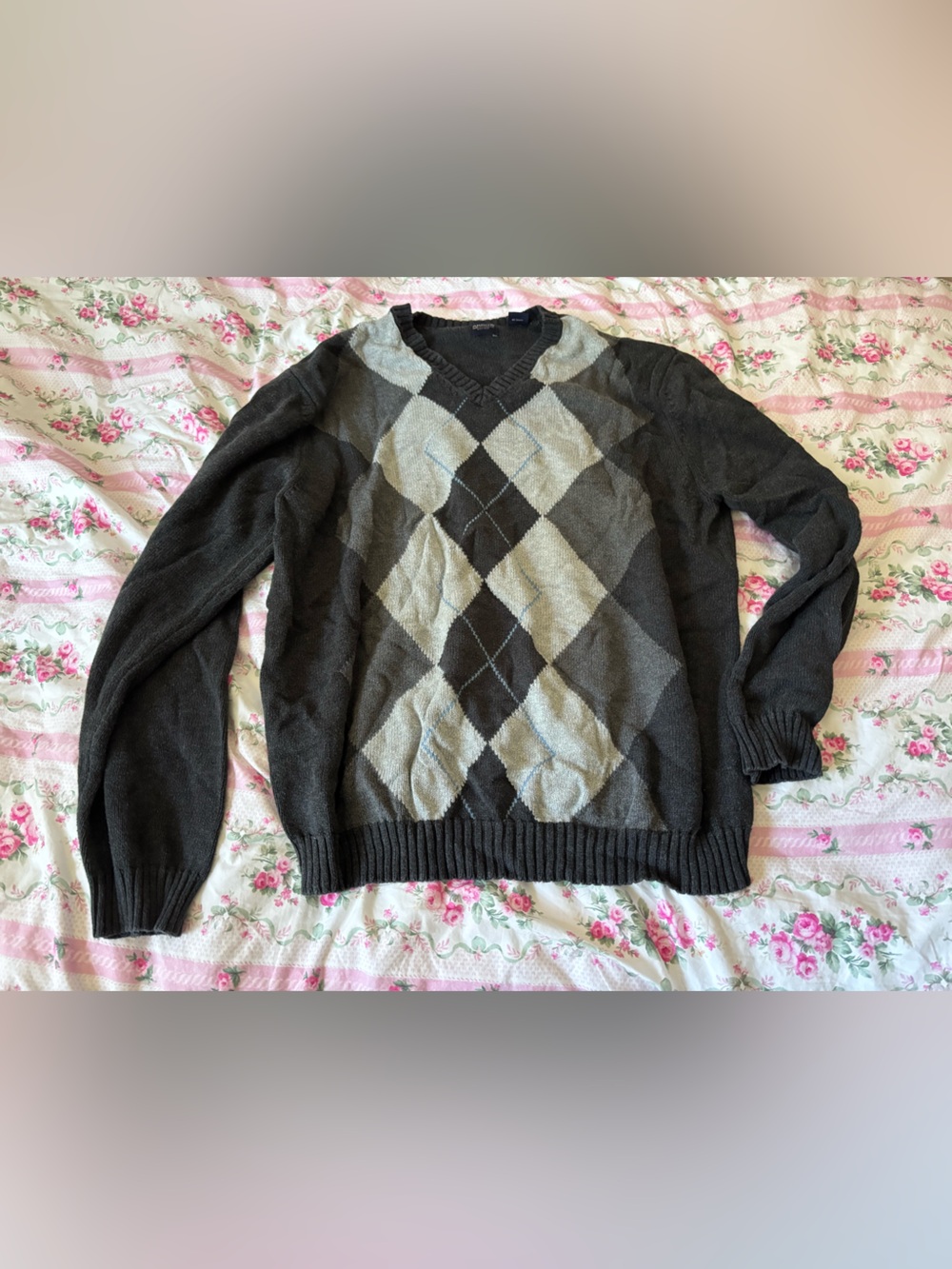 Arrow Oversized Argyle V-Neck Sweater - Charcoal and Light Gray